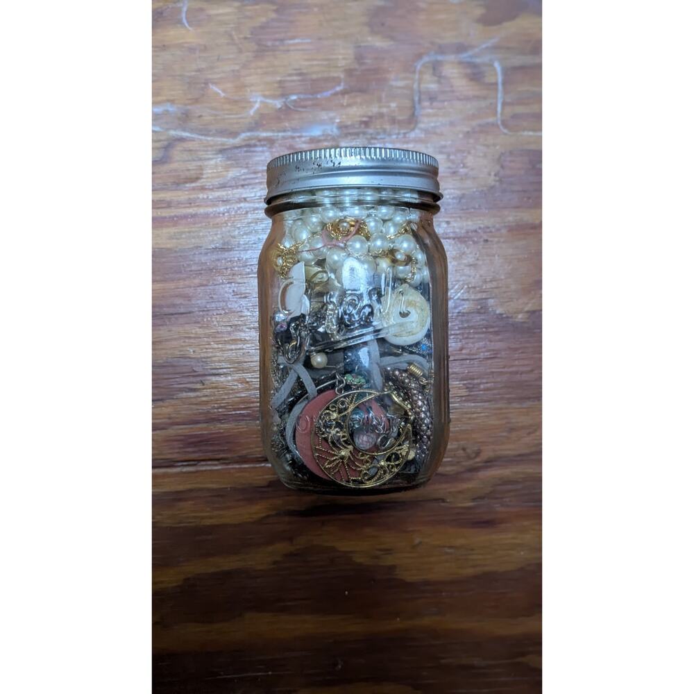 Estate Jewelry Lot Full Ball Mason Jar Vintage Costume Pearl Gold Tone For Parts - Picture 2 of 6